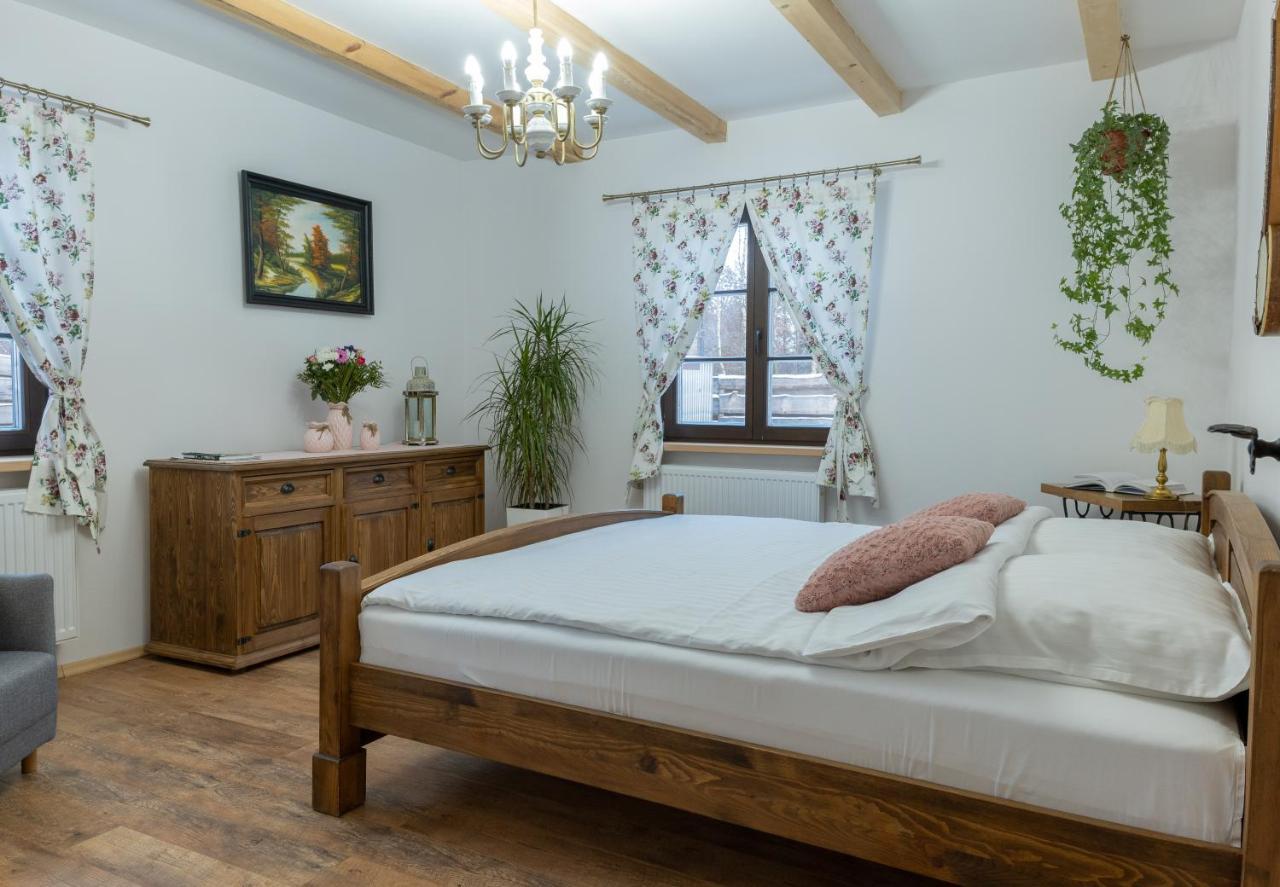 Chata Pod Swinia Gora Blizyn Bagian luar foto